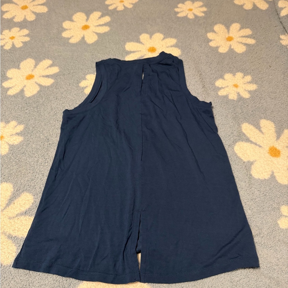 Elegant Navy Sleeveless Tank Top - Picture 2 of 4